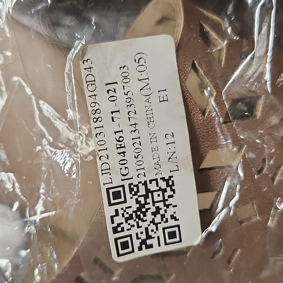 Sandals - Picture 3 of 5